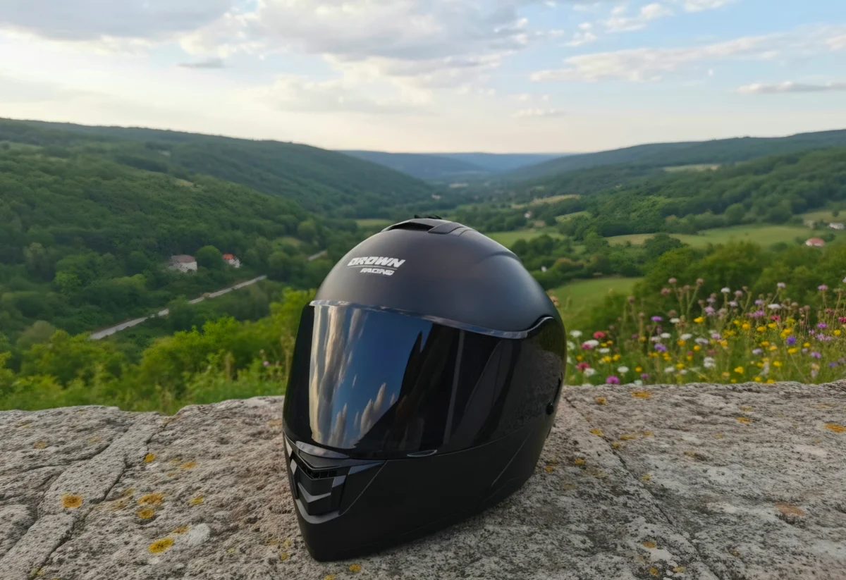 Helmet Crown black 